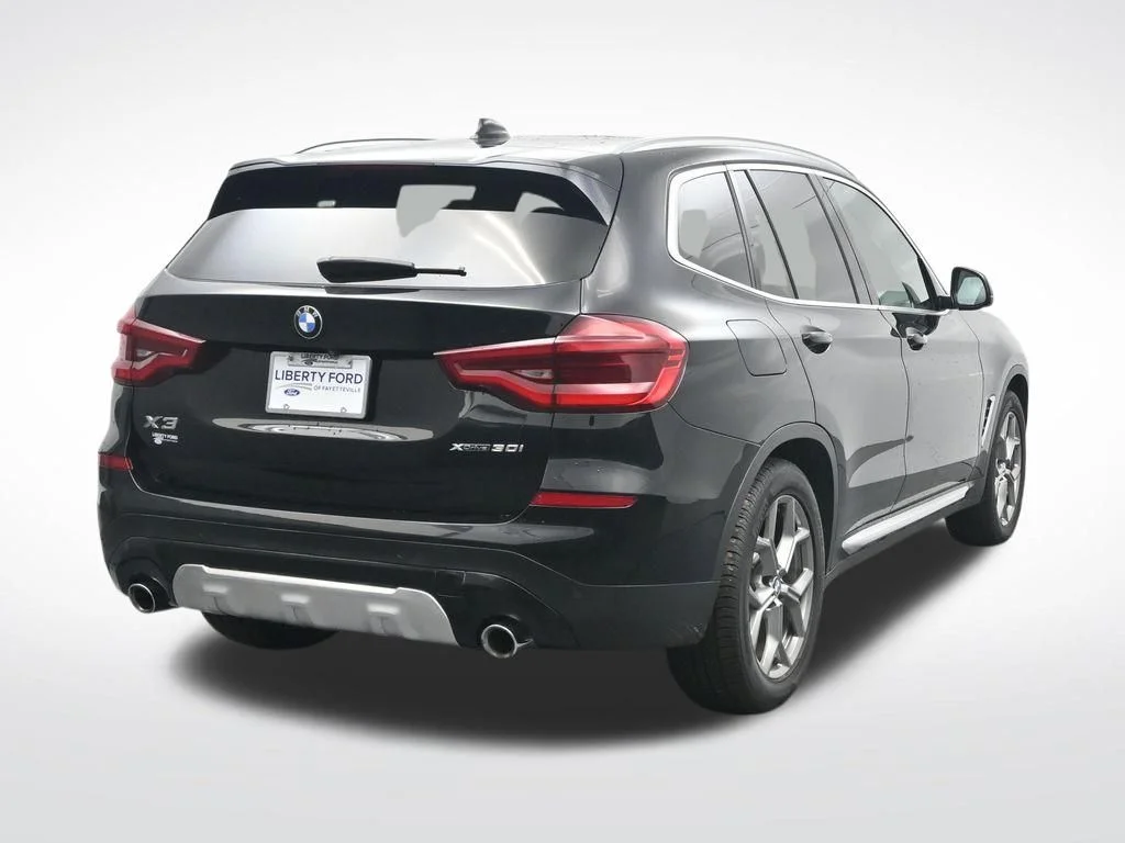 Used 2021 Black BMW xDrive30i image 7