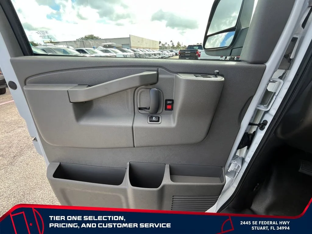 New 2026 Summit White GMC Work Van image 18