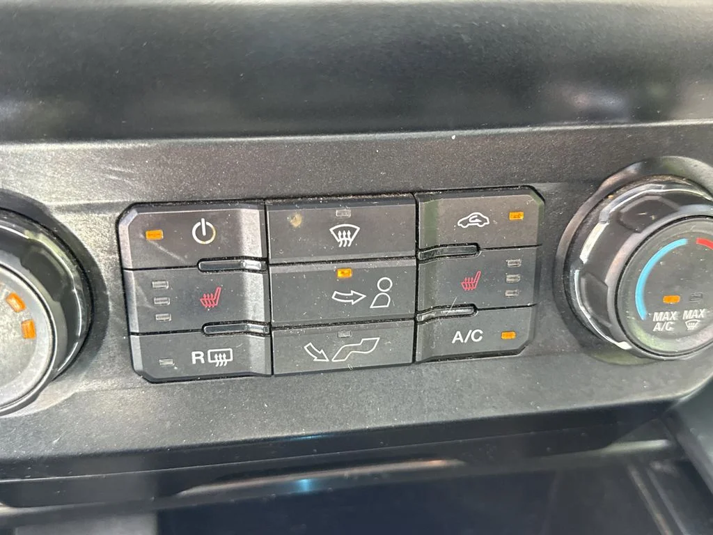 Used 2020 Black Ford XLT image 11