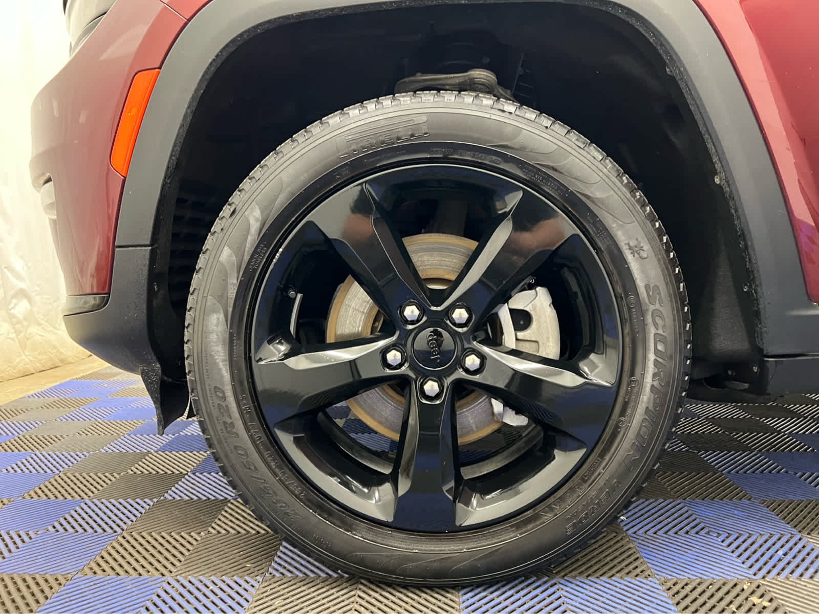 Used 2023 Velvet Red Pearlcoat Jeep Limited image 16