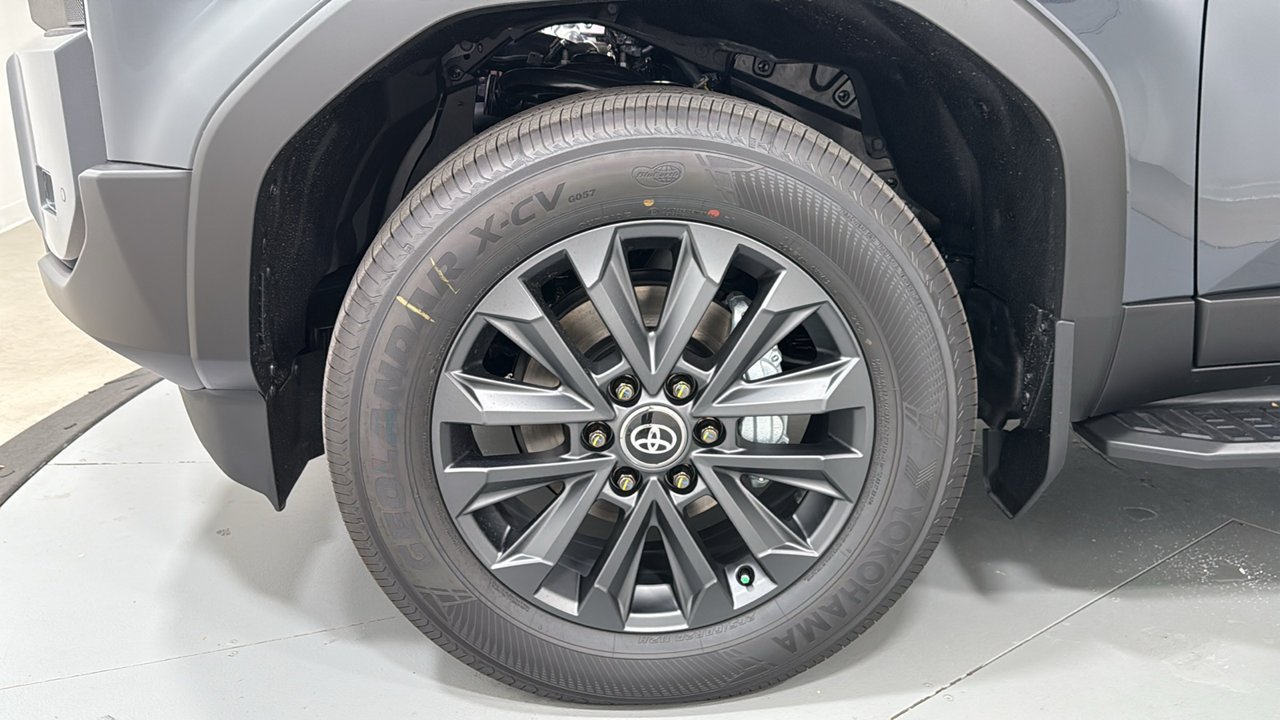 Certified Used 2027  Toyota Base image 24