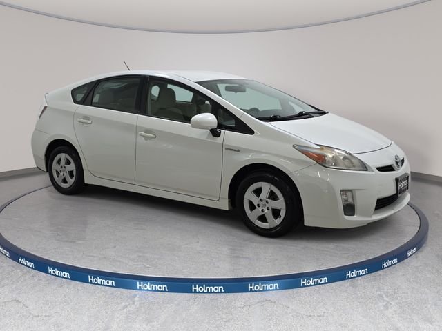 Used 2010 White Toyota II image 4