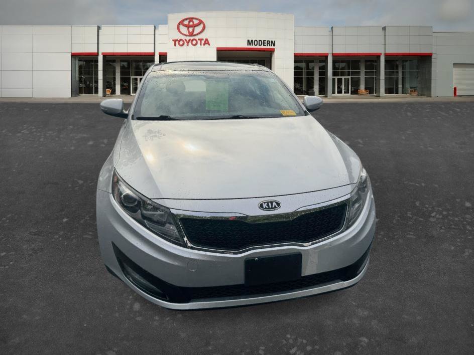 Used 2011 Bright Silver Kia EX image 9