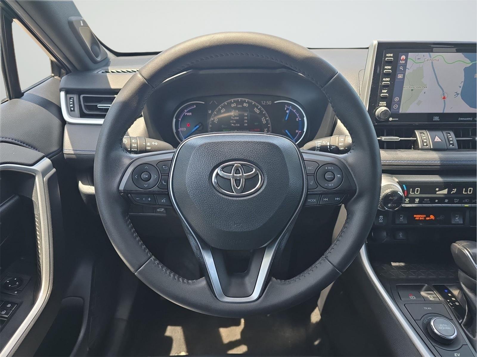 Used 2020 Blizzard Pearl w/Midnight Black Metallic Roof Toyota XSE image 11