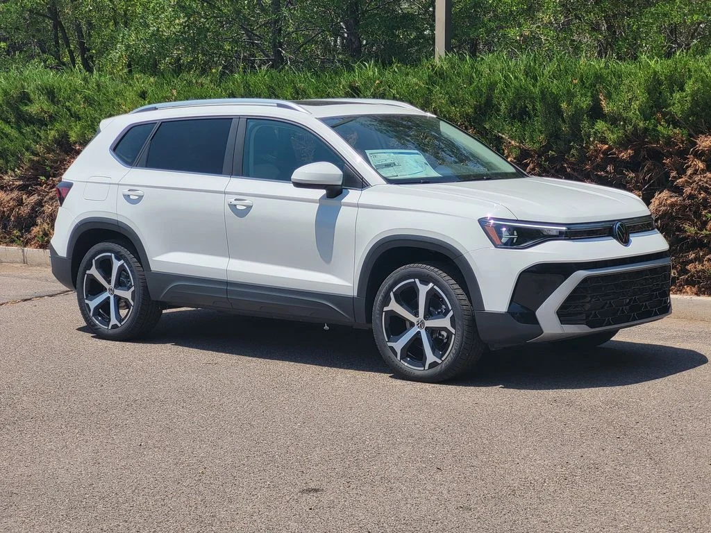 New 2026 Pure White Volkswagen 1.5T SEL image 3