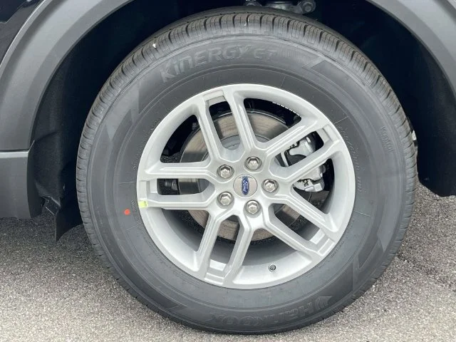 New 2027 Black Ford Active image 7