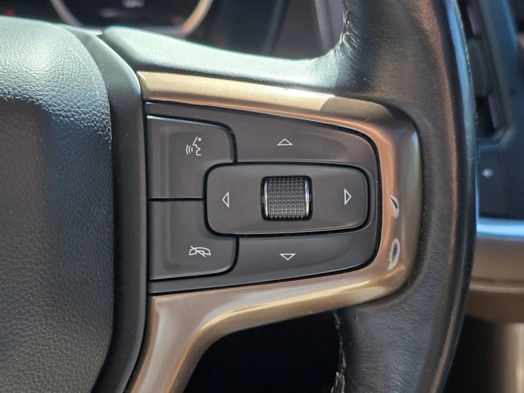 Used 2021 Black Chevrolet High Country image 39