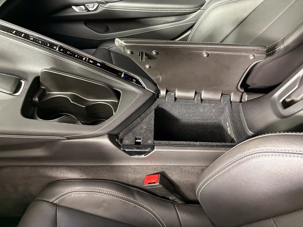 Used 2024 White Chevrolet Stingray image 40