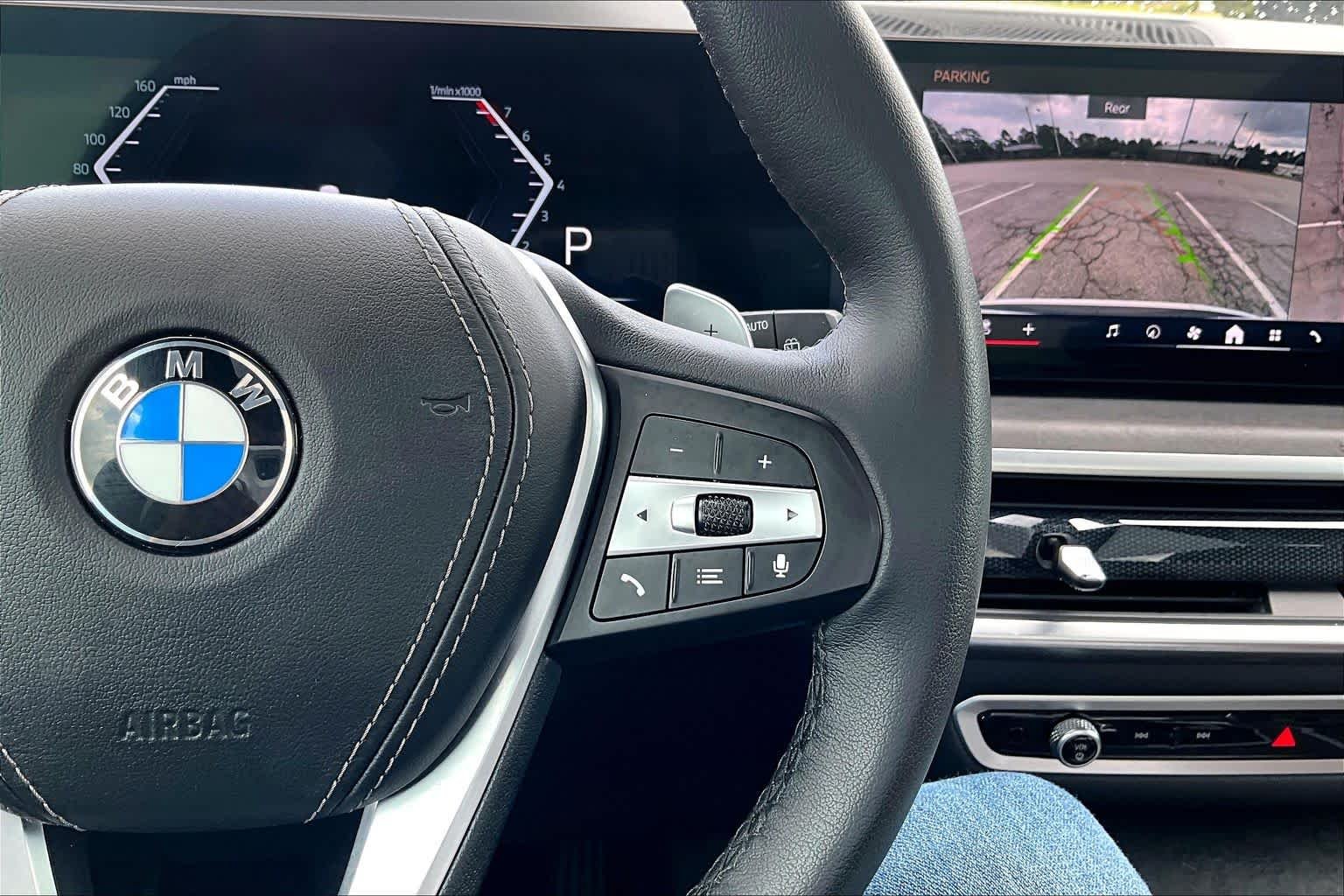 Used 2024 Alpine White BMW xDrive40i image 25