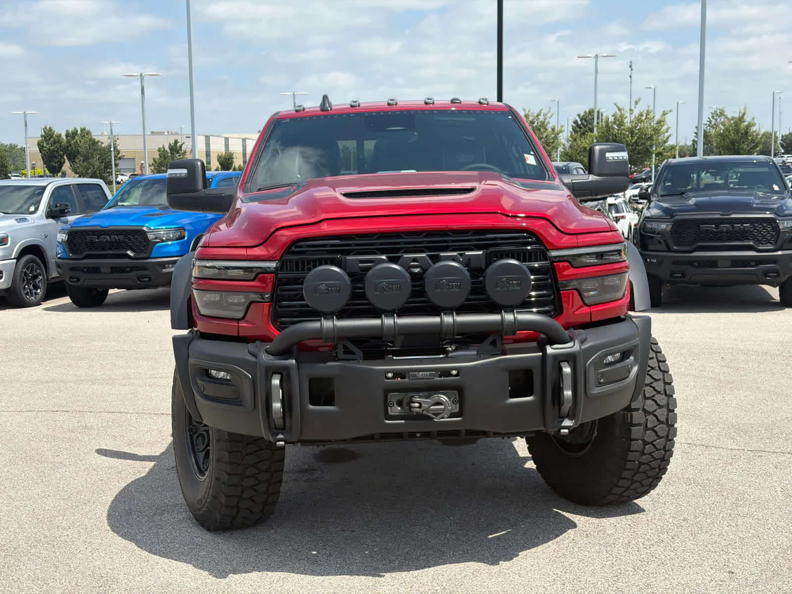 New 2026 Molten Red Pearl-Coat Exterior Paint RAM Laramie image 3