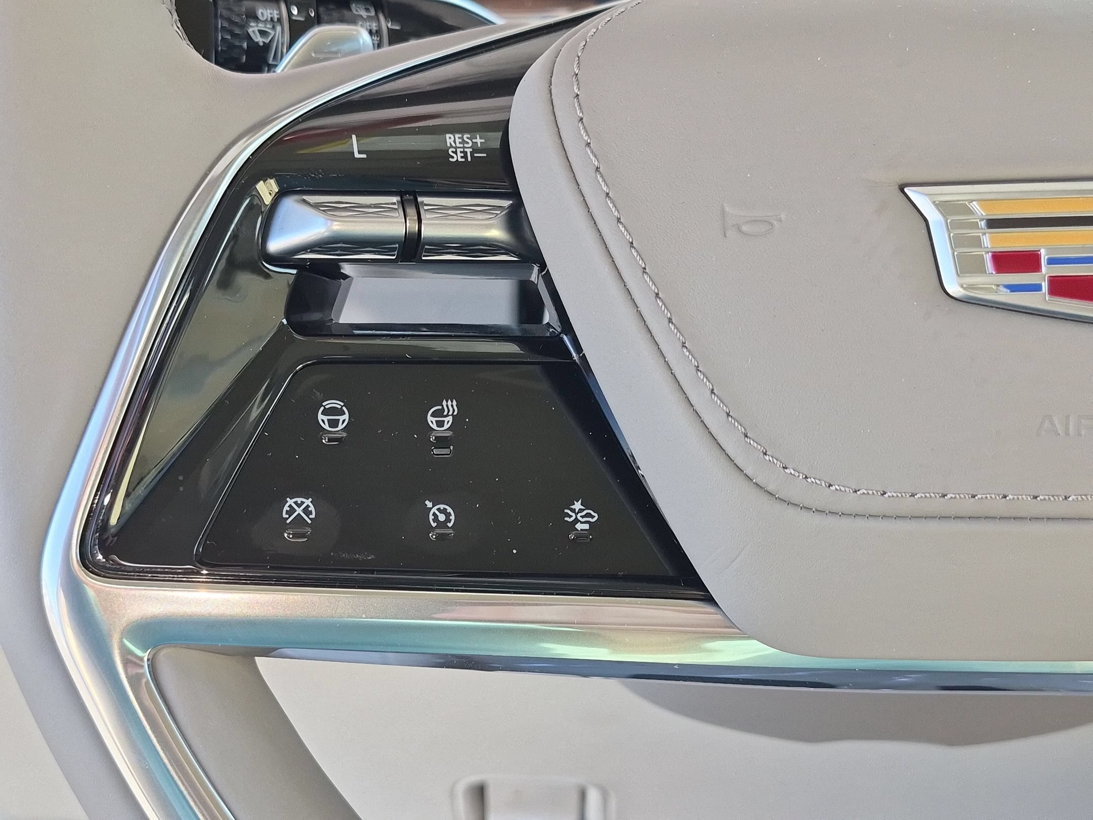 2026 Cadillac Escalade Platinum Sport - Photo 17