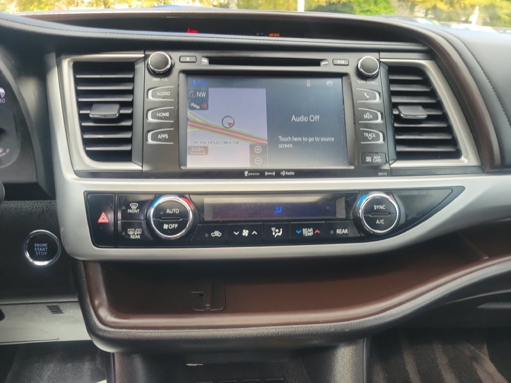 Certified Used 2017 White Toyota XLE image 18
