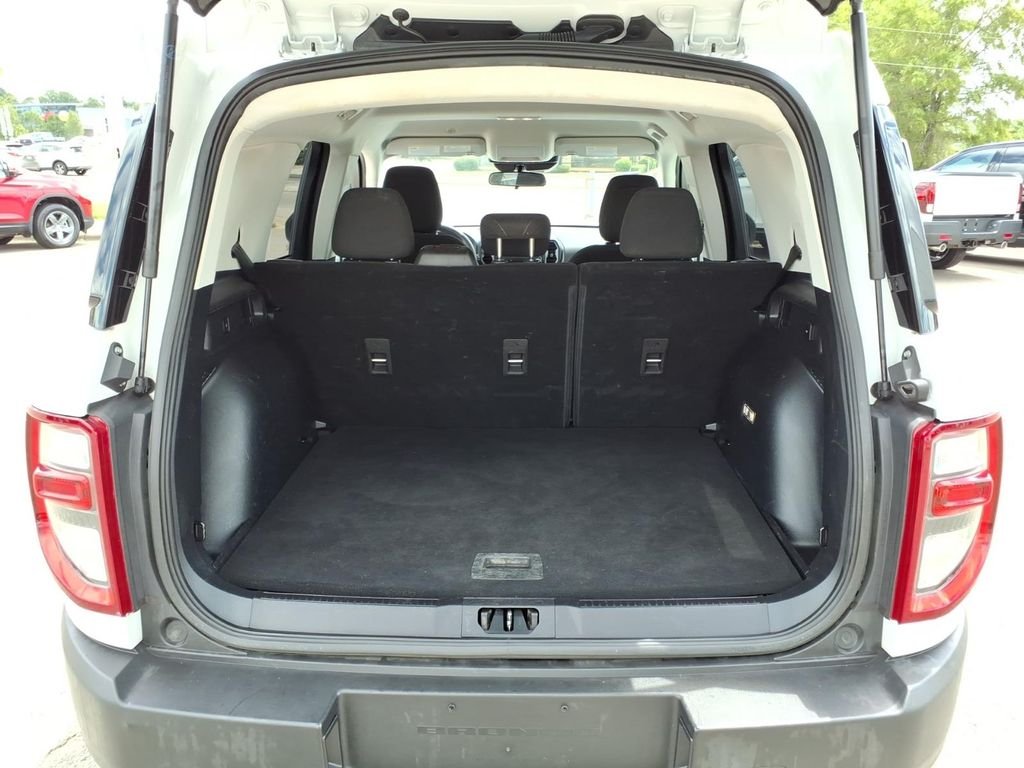 Used 2022 Oxford White Ford Base image 23