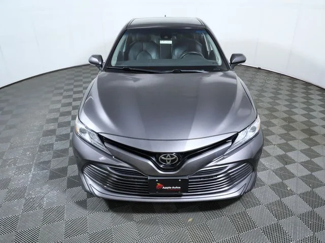 Used 2018 Gray Toyota XLE image 3
