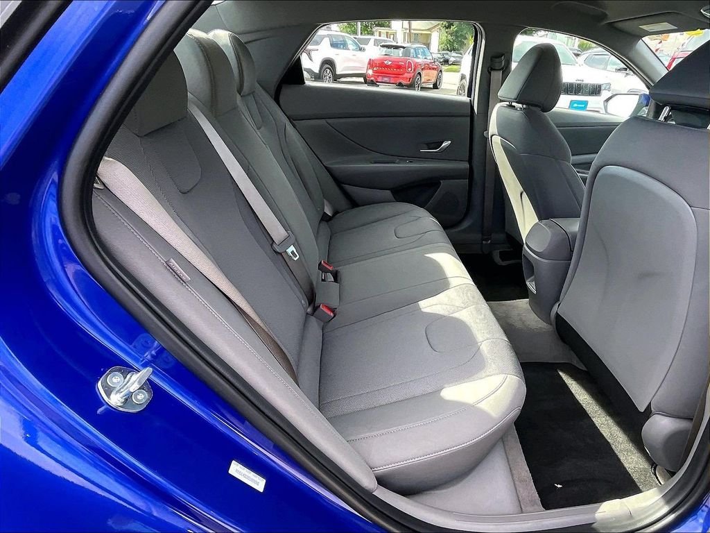Used 2025 Blue Hyundai SE image 16