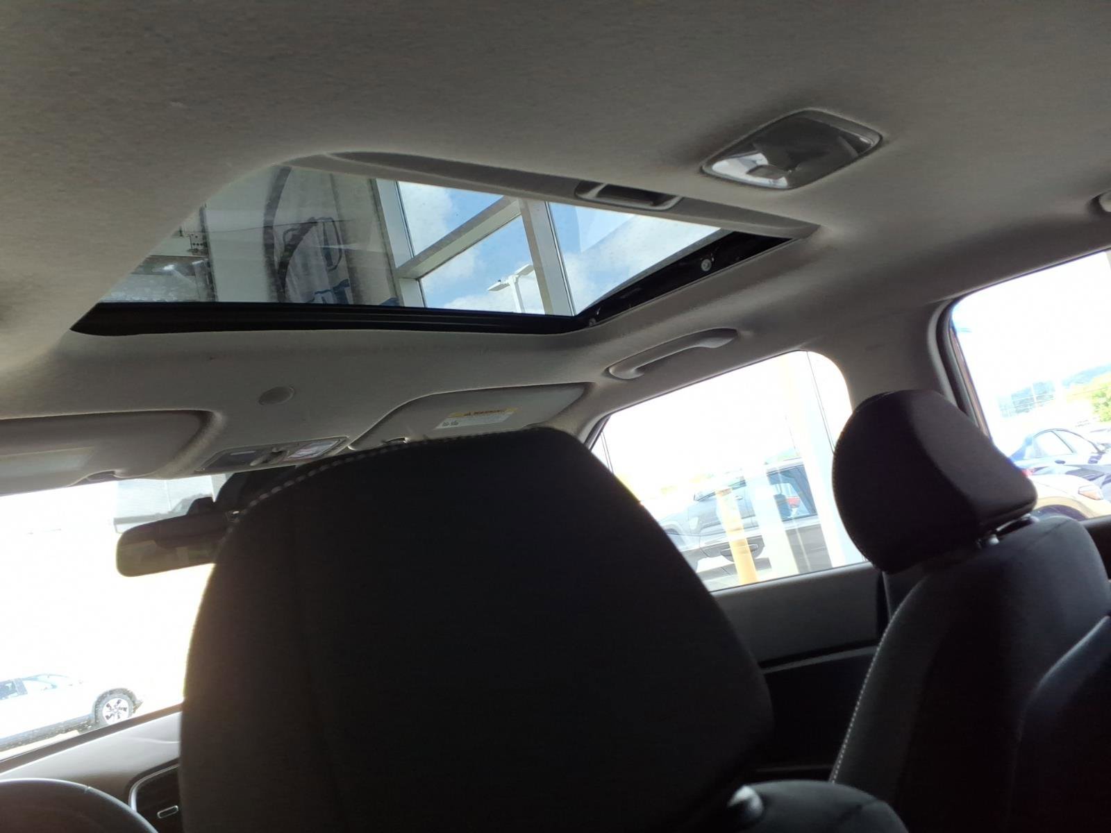 2025 Hyundai Venue SEL - Photo 13