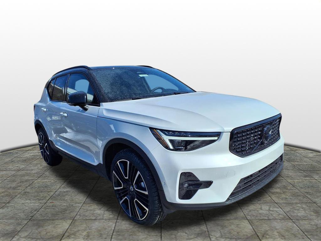 2026 Volvo XC40 B5 Ultra Ultra Black Edition AWD's photo