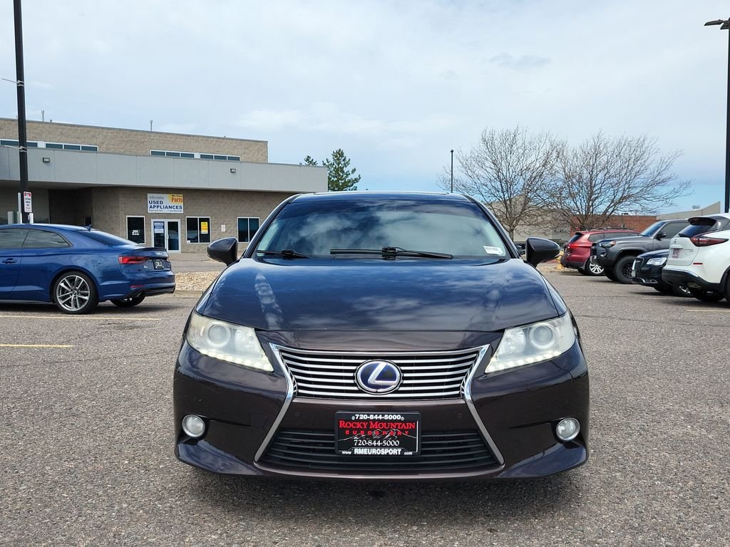 Used 2013 Red Lexus 300h image 8