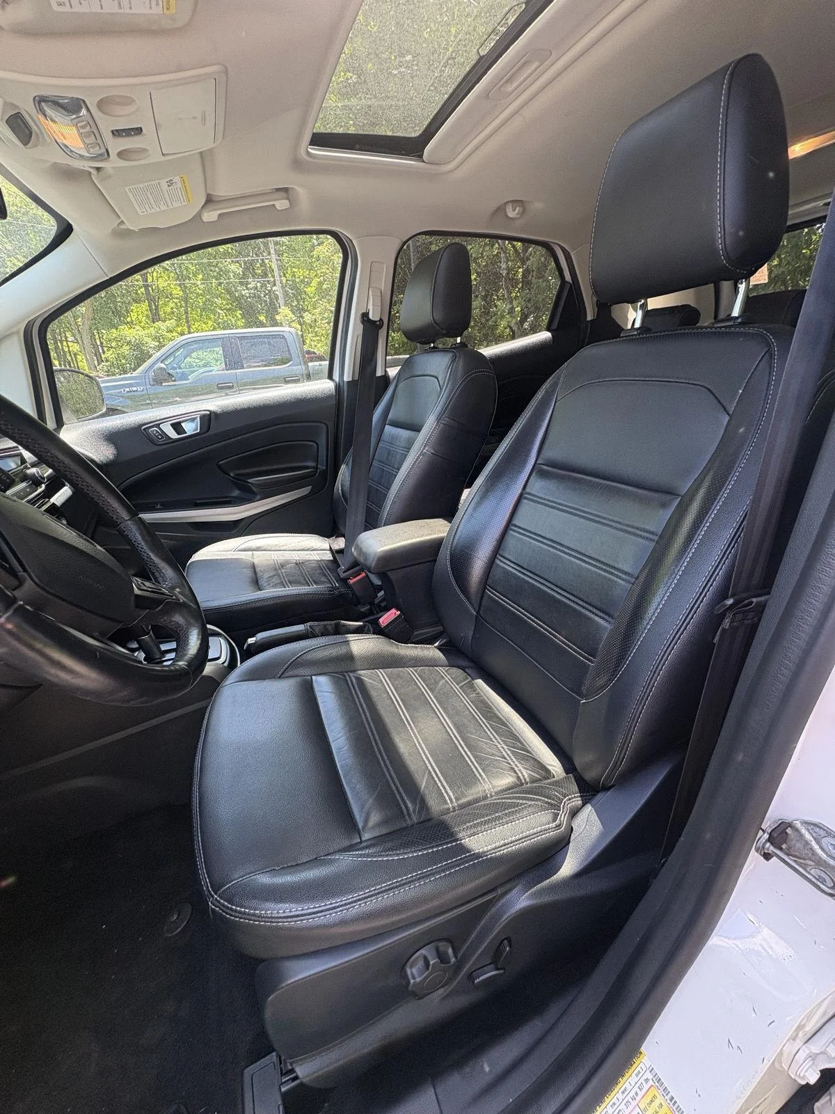 Used 2018 White Platinum Metallic Tri-Coat Ford Titanium image 16