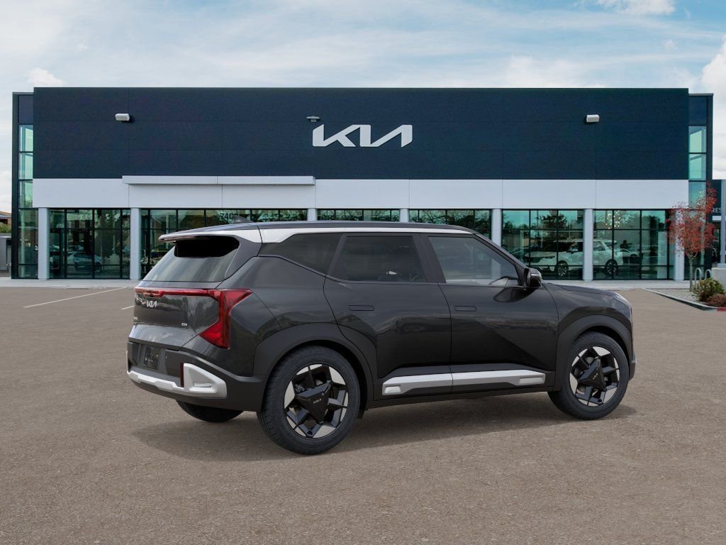 New 2027 Gray Kia S image 6