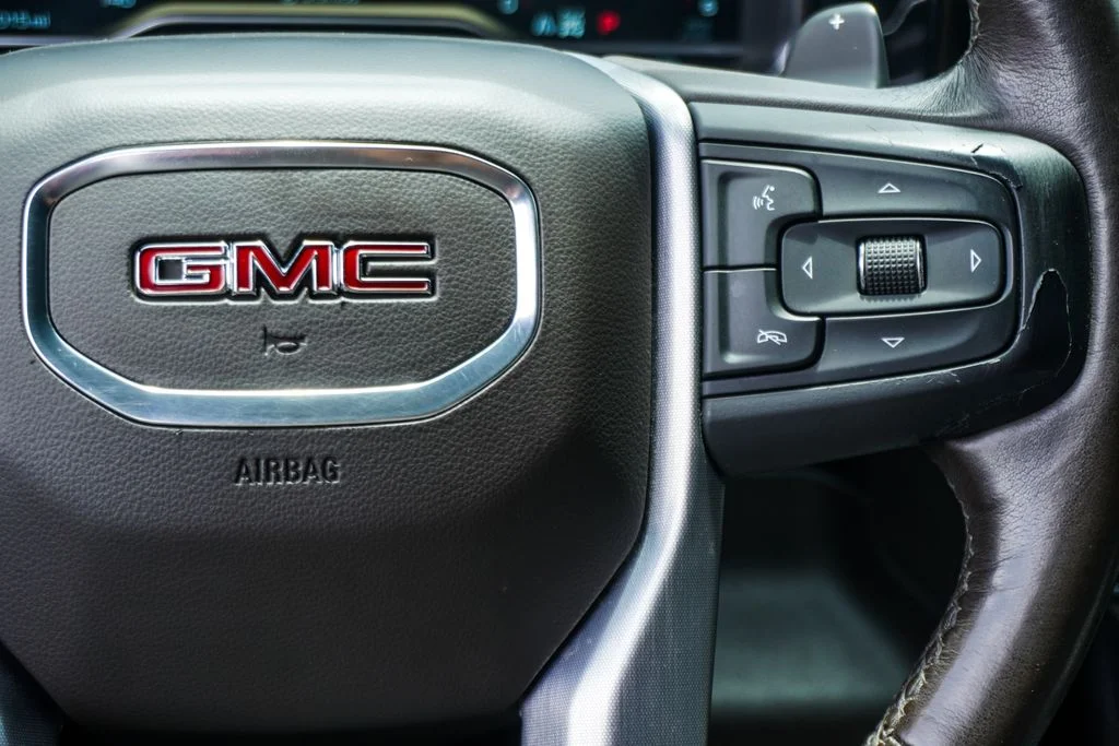 Used 2022 White GMC SLT image 16