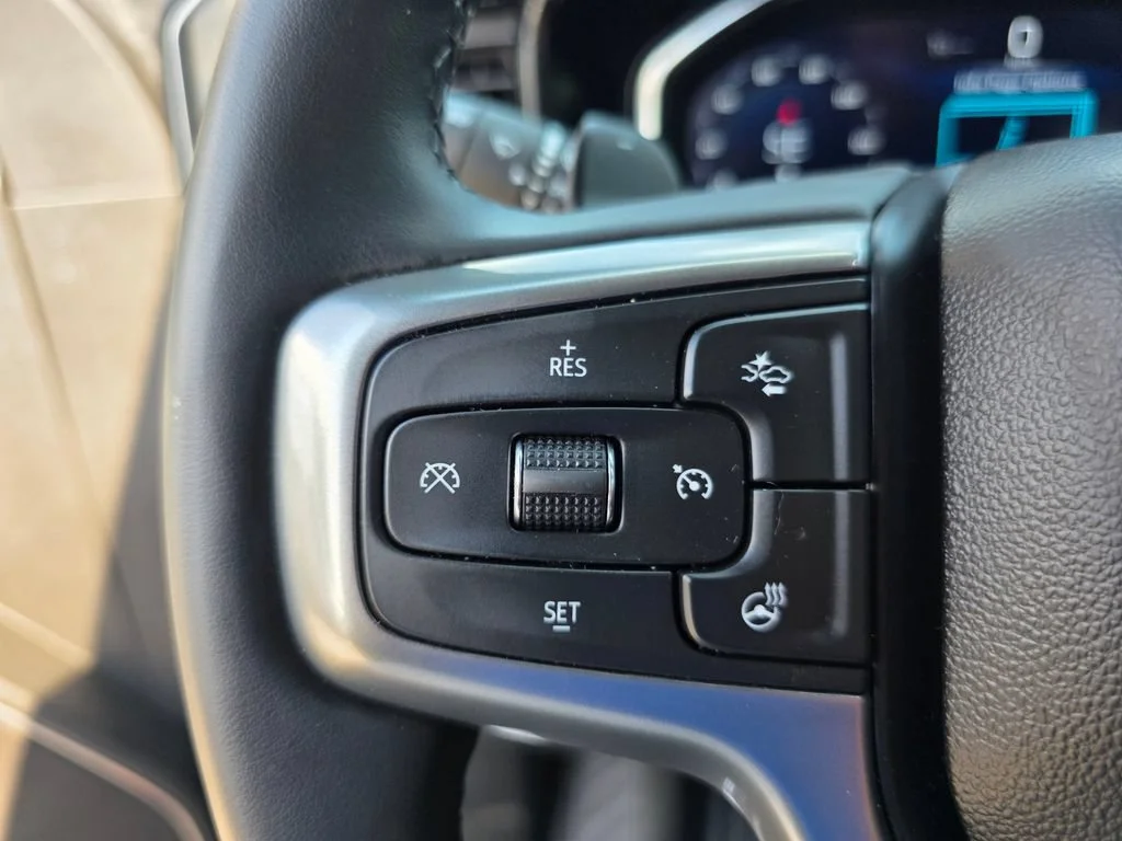 Used 2025 Black Chevrolet LT image 24