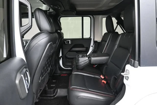 Used 2018 Bright White Clearcoat Jeep Rubicon image 19