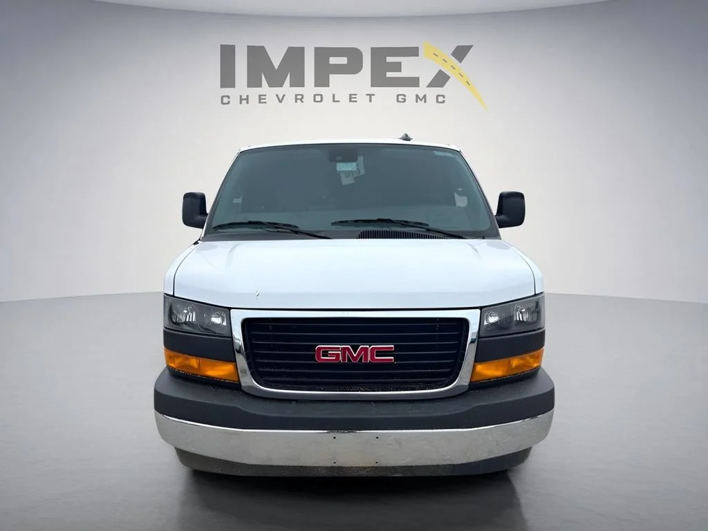Used 2025 Summit White GMC LT image 6