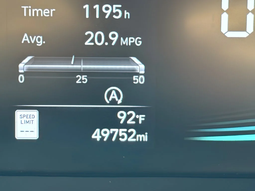 Used 2025 Gray Hyundai SEL image 26