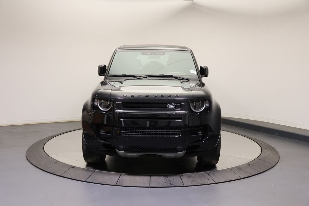 New 2026 Santorini Black Metallic Land Rover V8 image 8