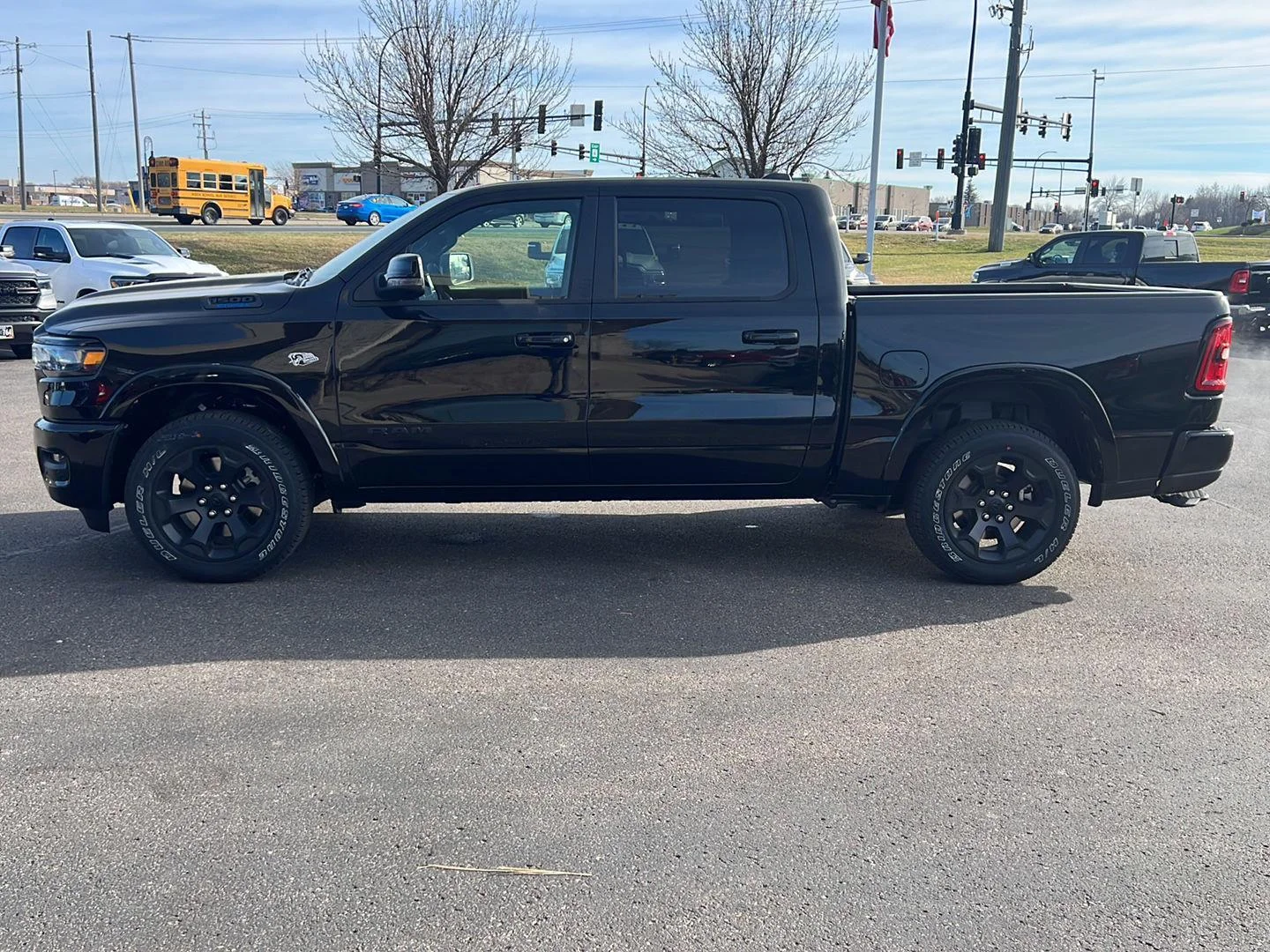New 2026 Diamond Black Crystal Pearl-Coat Exterior Paint RAM Big Horn image 4