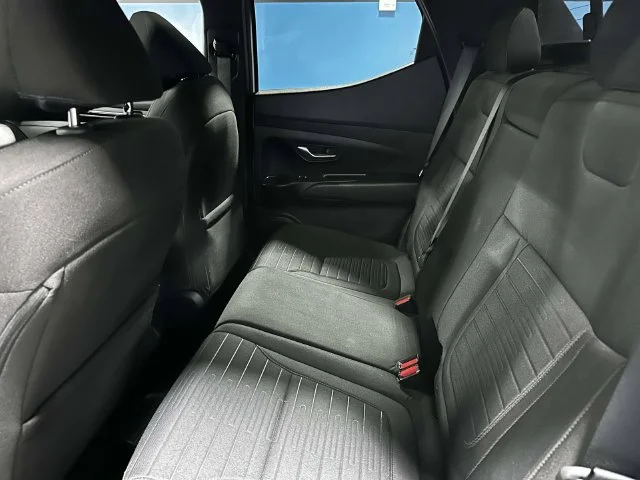 Used 2022 Ice White Hyundai SEL image 17