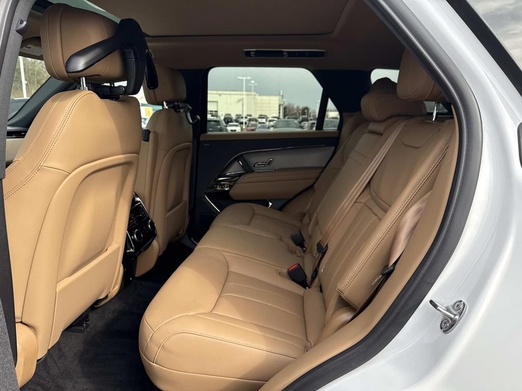 New 2026 Fuji White Land Rover SE image 16