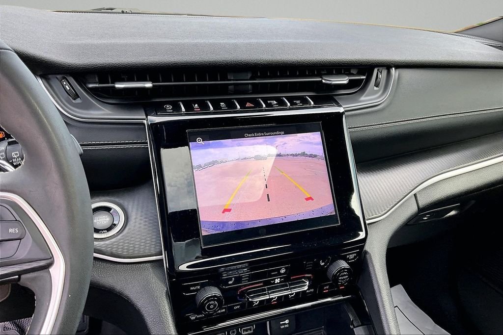 Used 2023 Black Jeep Altitude image 21