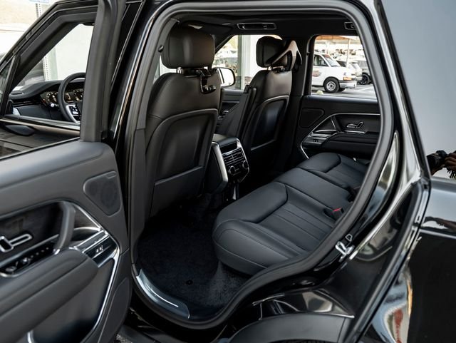 New 2026 Santorini Black Land Rover SE image 23