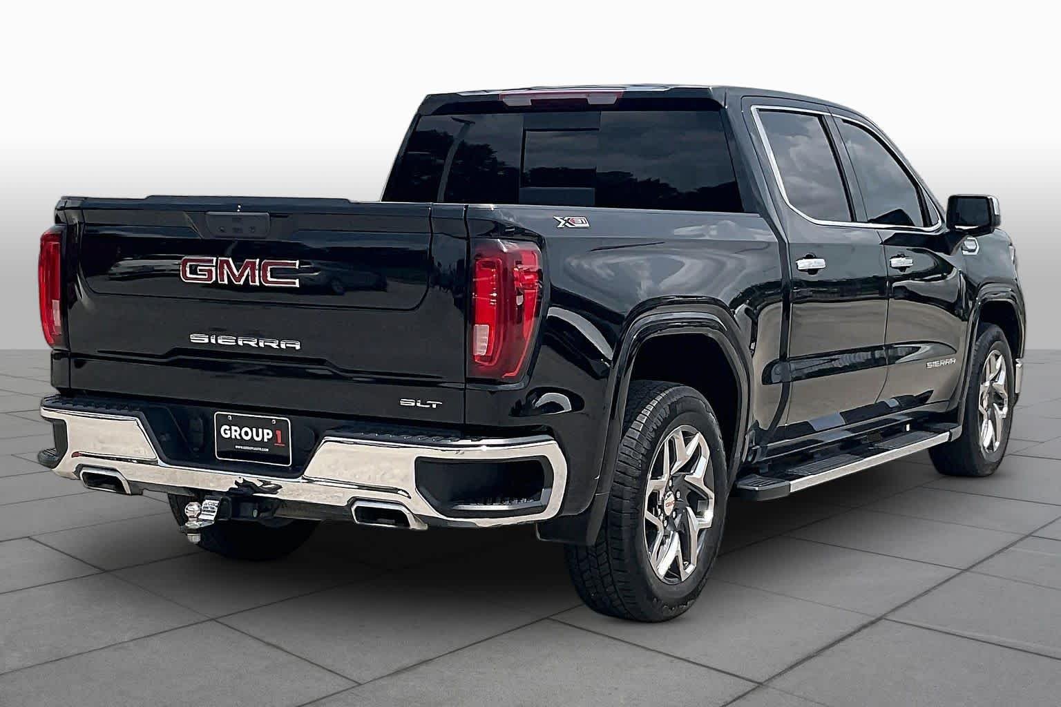 Used 2024 Onyx Black GMC SLT image 13