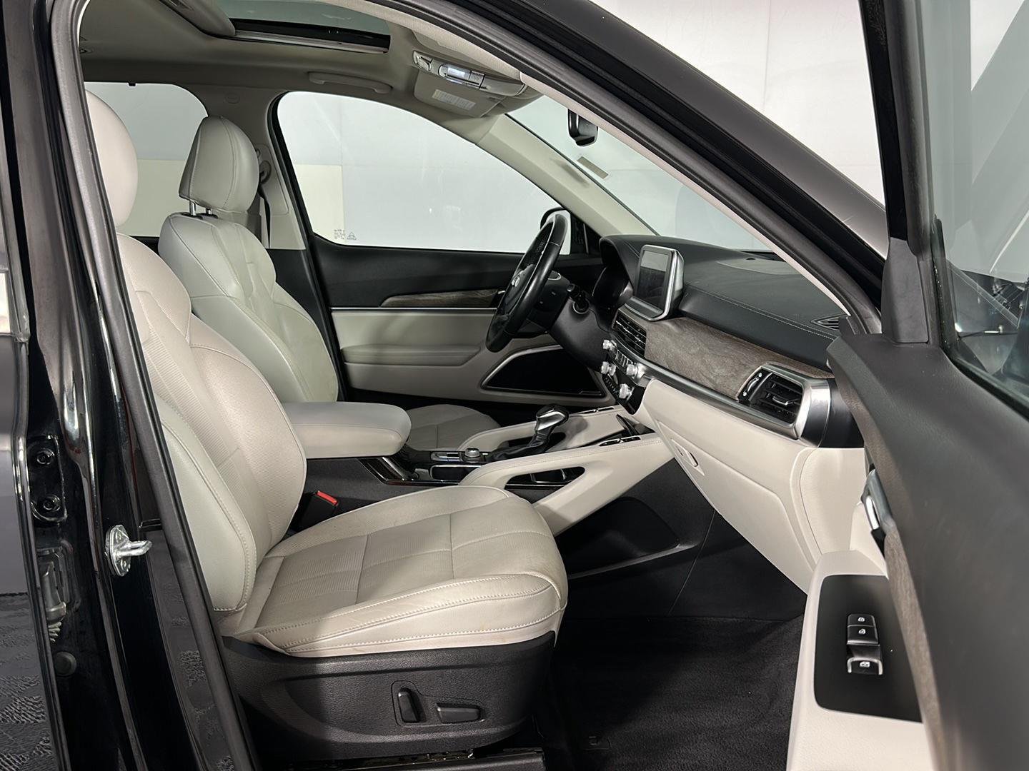 Used 2021 Ebony Black Kia EX image 35