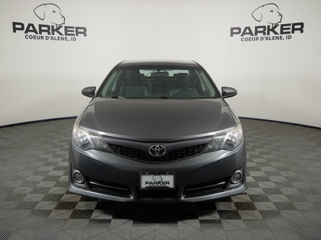 Used 2014 Magnetic Gray Metallic Toyota SE image 3