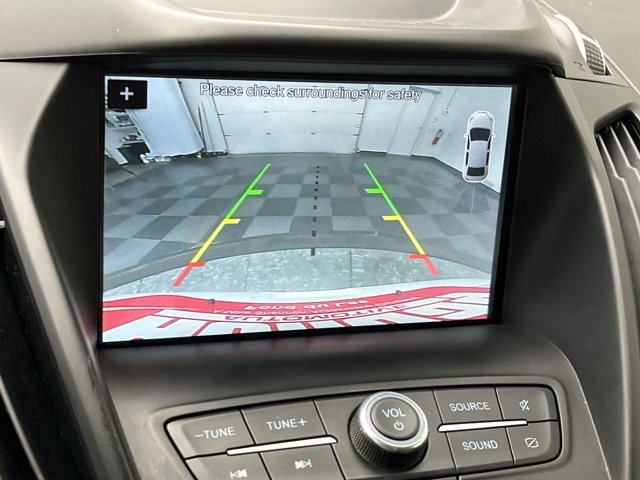 Used 2019 Oxford White Ford SE image 5