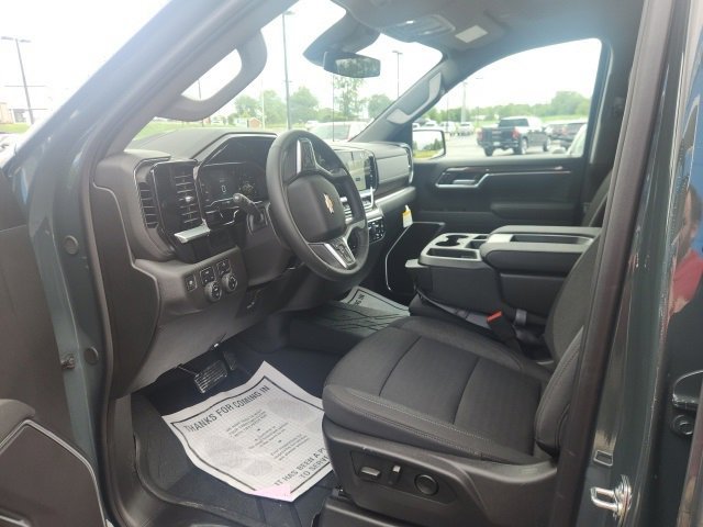 2025 Chevrolet Silverado 1500 LT - Photo 16