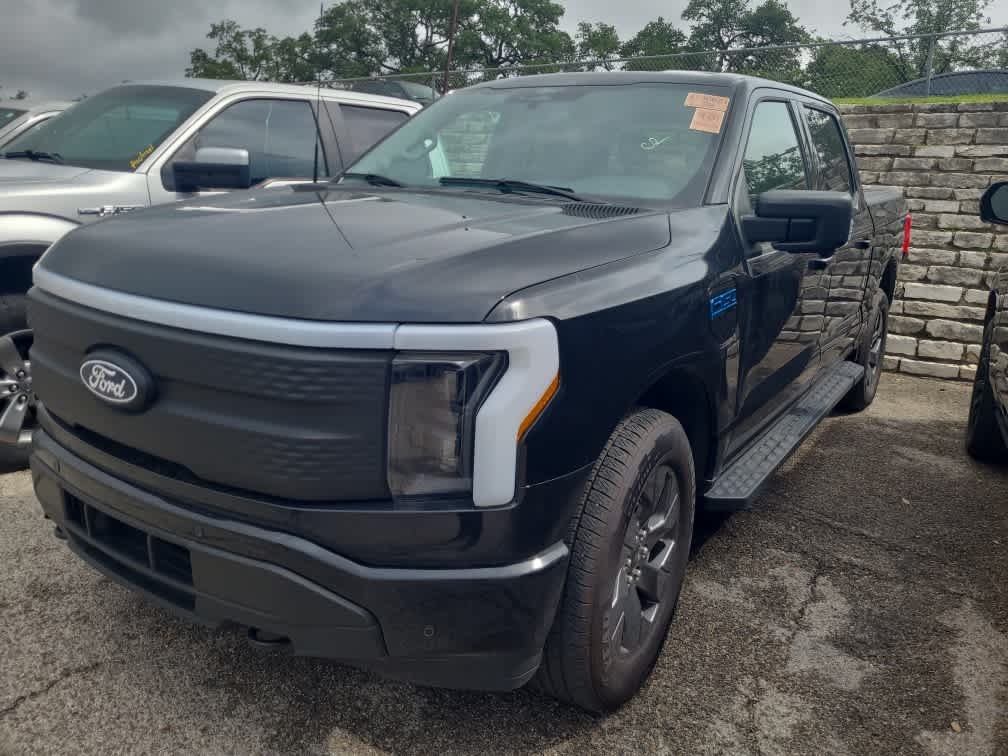 Used 2025 Agate Black Metallic Ford Flash image 2