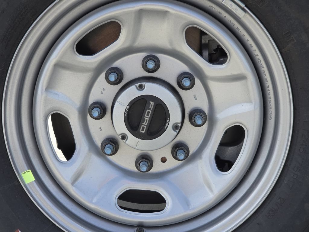 New 2026 Oxford White Ford XL image 16