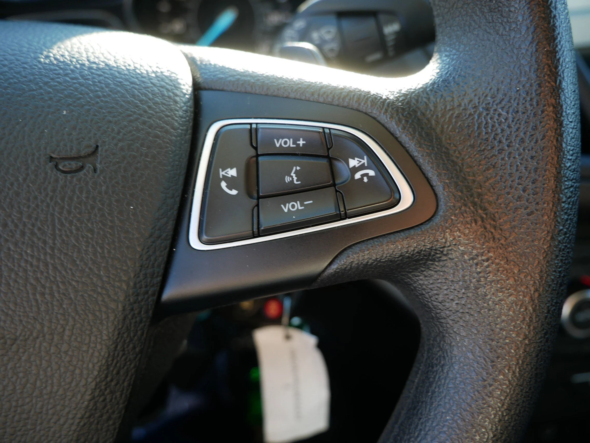 Used 2017 Magnetic Ford SE image 29