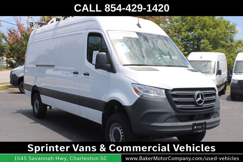 Used 2024 White Mercedes-Benz 170 Allwheel Drive image 4