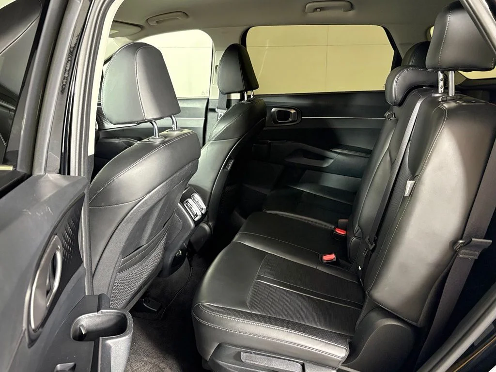 Used 2024 Black Kia S image 37