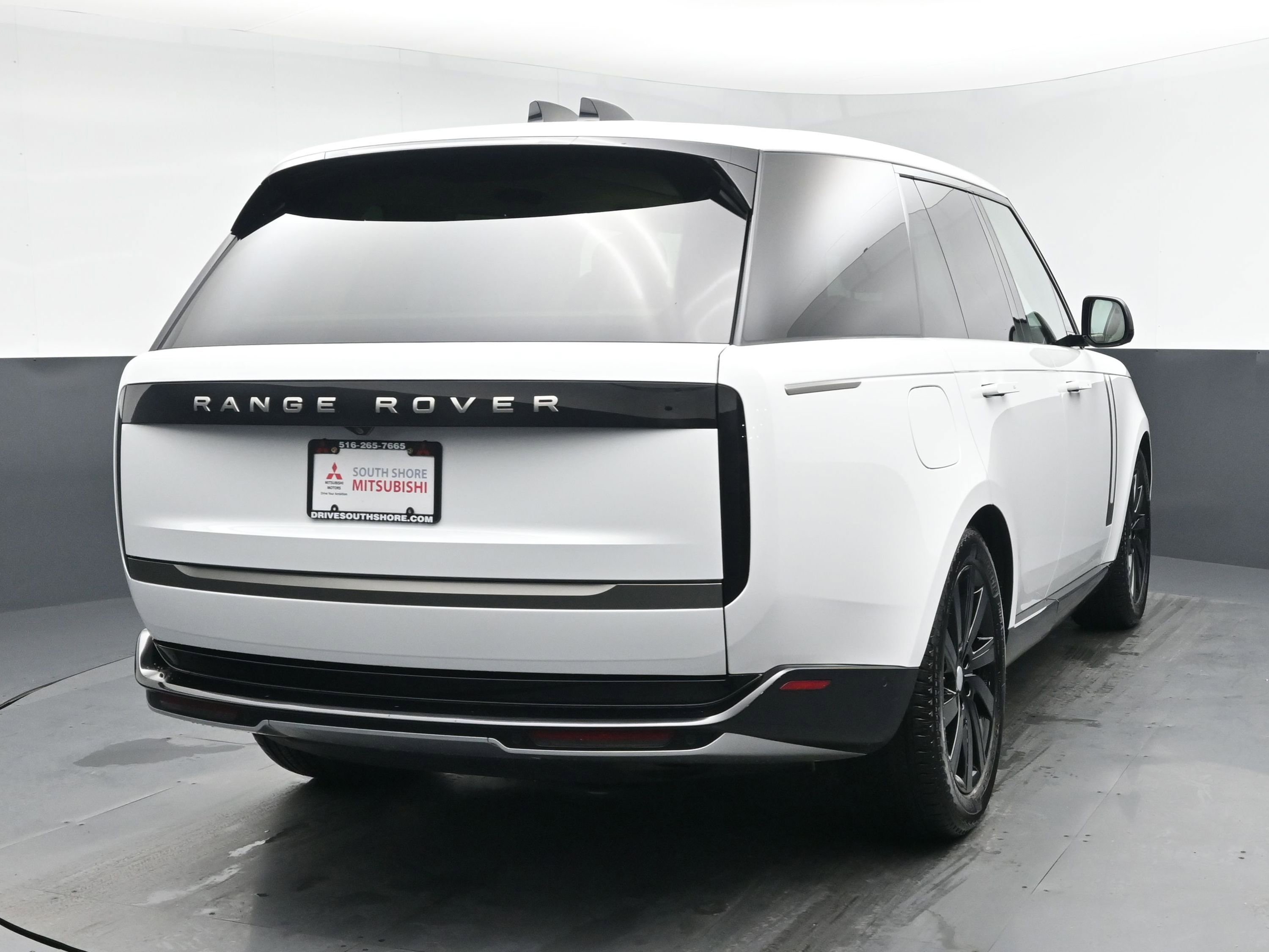 Certified Used 2024 White Land Rover SE image 20