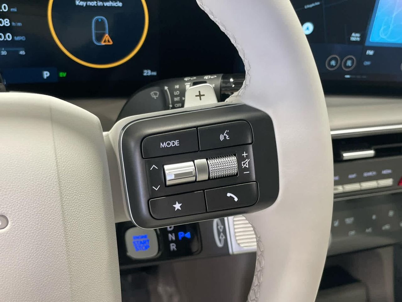 New 2026 Creamy White Pearl Hyundai SEL 7P image 31