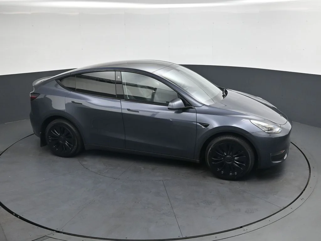 Used 2022  Tesla Long Range image 30