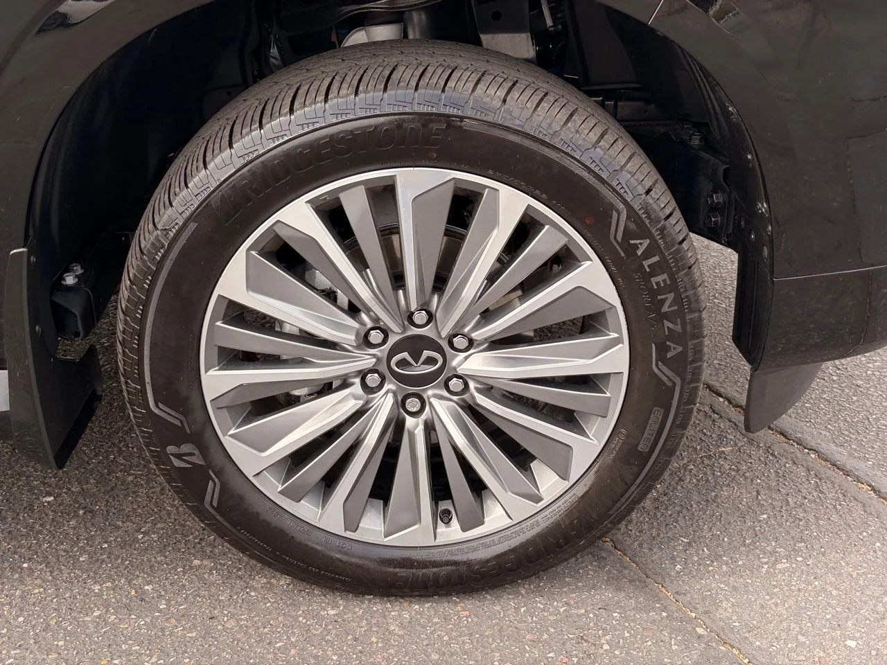 New 2026 Black Obsidian INFINITI LUXE image 8