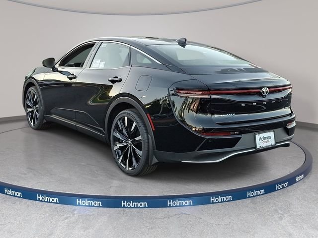 New 2026 Black Toyota Platinum image 4